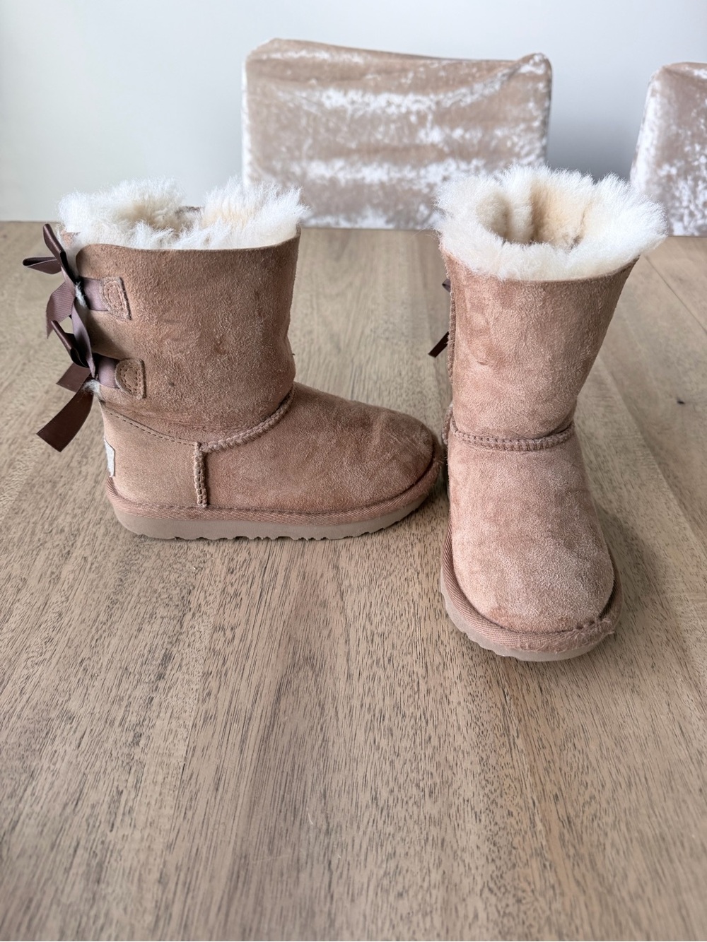 UGG Bailey Bow II toddler size 10 chestnut